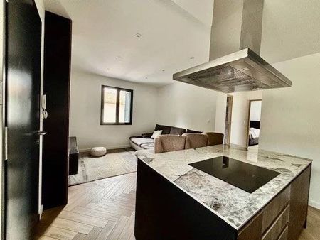 NICE OUEST - MAISON 3 PIECES MEUBLE- PARKINGS - Photo 2