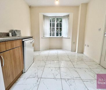 4 bedroom semi-detached house to rent - Photo 3