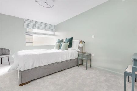 3 bedroom flat in 51 Parkgate Road - Photo 5