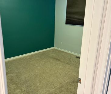 For Lease - 452 Elizabeth Street Unit# Upper, Oshawa, Ontario - Photo 5