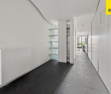 Furnished 1 Bedroom Apartment in Nishi - Photo 2