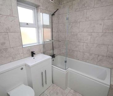 Station Road, Eccles, Manchester, M30 - Photo 6