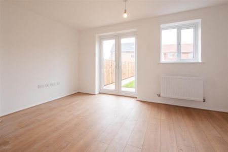 2 bedroom terraced house to rent - Photo 4