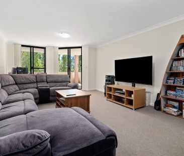 For Rent – Spacious Coastal Apartment Opposite the Beach - Photo 1