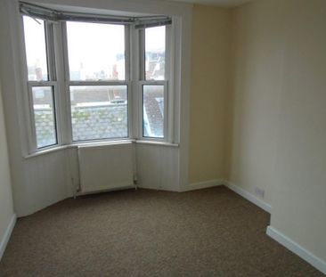 6 bedroom terraced house to rent - Photo 2
