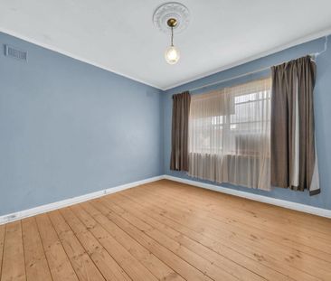 Spacious 3-Bedroom Home with Ample Parking in Manningham - Photo 4