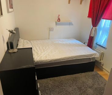 Room in a Shared House, Sisulu Place, SW9 - Photo 5