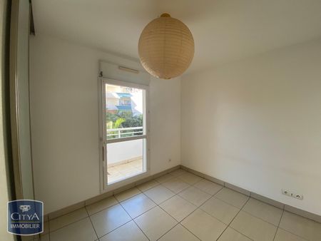 Location Appartement 4 pièces 96m² ST DENIS 97400 - Photo 2