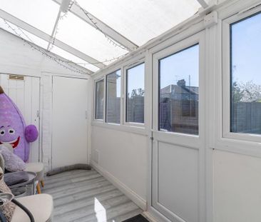 3 bedroom terraced house to rent - Photo 5