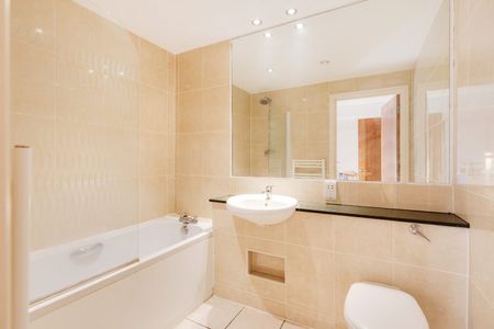 1 Bed Flat - Photo 4