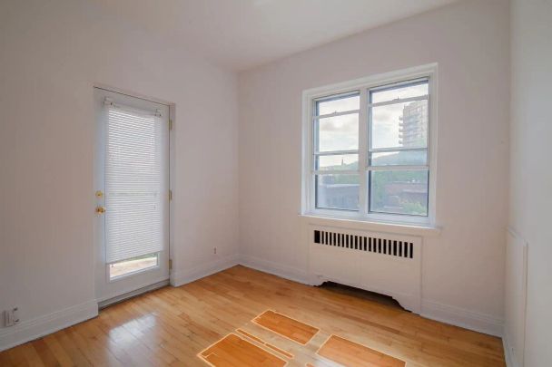 Lennox-Deacon — 1 Bedroom - unit 0C17 - Photo 1