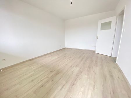 Schöne 3 Zimmerwohnung mit Balkon - Photo 3