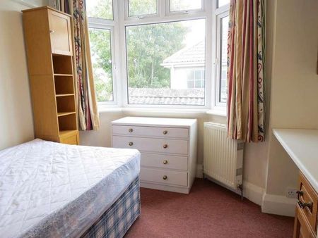 Bedroom Detached House In Winton, BH9 - Photo 5