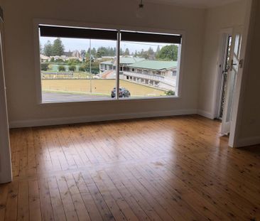 Stylish 2-Bedroom Home in Prime Location. - Photo 5