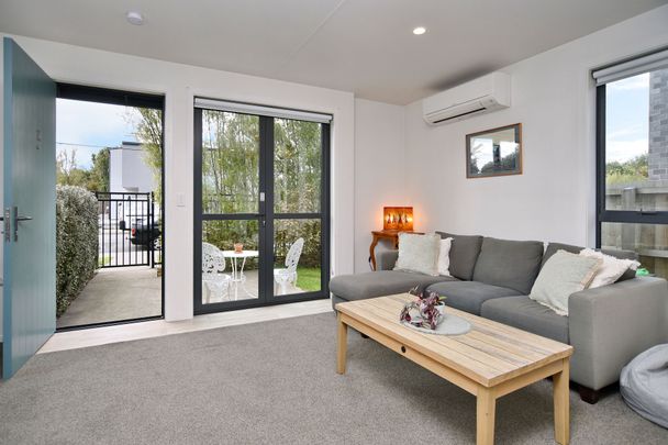 Stylish Living on the Edge! - Photo 1