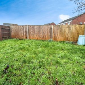 2 bedroom maisonette to rent Glebe Court, Botley, Southampton, Hampshire, SO30 - Photo 2