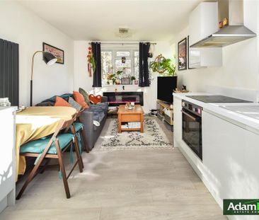 3 bedroom apartment to rent - Photo 2