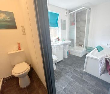 1 bedroom in a house share to rent - Photo 4