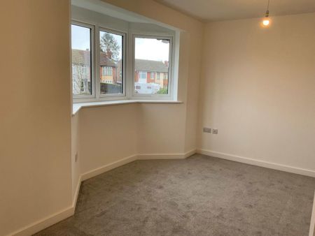 3 bedroom semi-detached house to rent - Photo 2