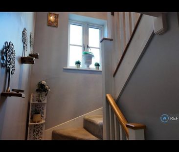 4 bedroom detached house to rent - Photo 3