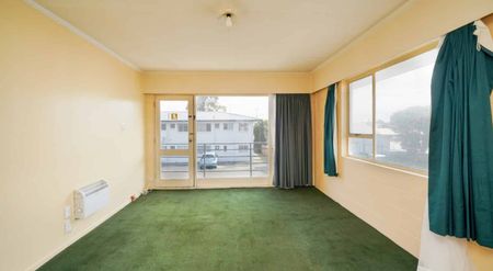 Bright and Private Rear Upstairs 2-Bedroom Unit - Photo 5