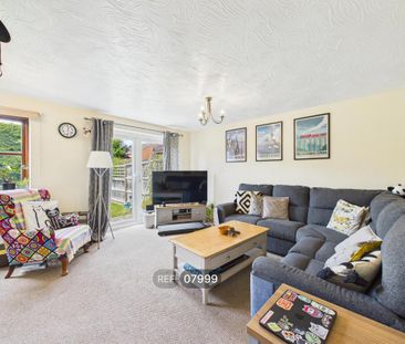 3 bedroom semi-detached house to rent - Photo 1