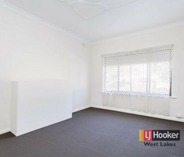 Character Home - Photo 6