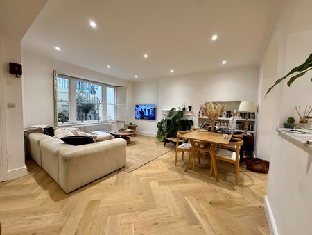 2 Bed Flat, Adelaide Crescent, BN3 - Photo 3