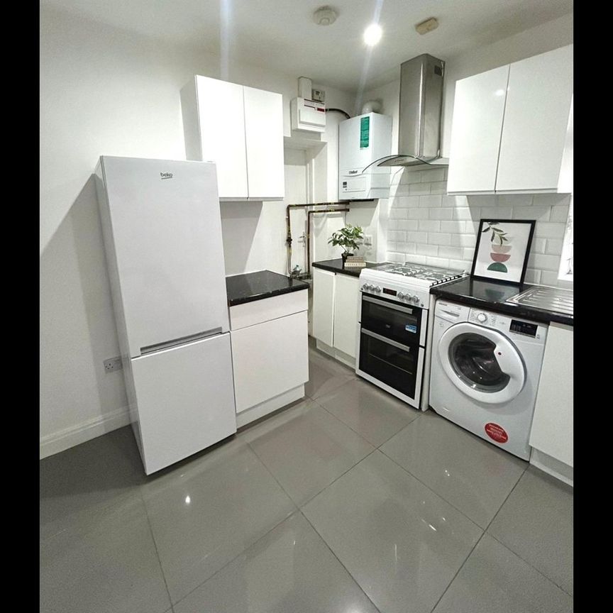 Studio Flat, Sylvia Gardens, HA9 - Photo 1