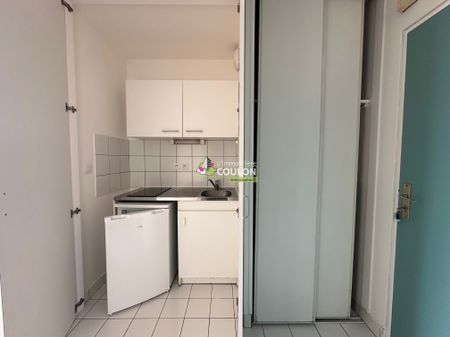 Location Appartement 1 pièce 22m² - Photo 2