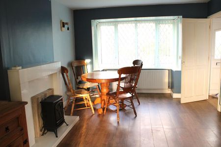 3 bedroom semi-detached house to rent - Photo 2