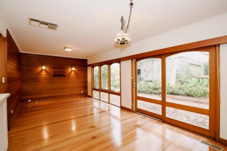 3 Bed, 1 Bath - Photo 3