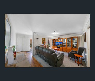 Modern Family Home in Prime Robina Location - Photo 2