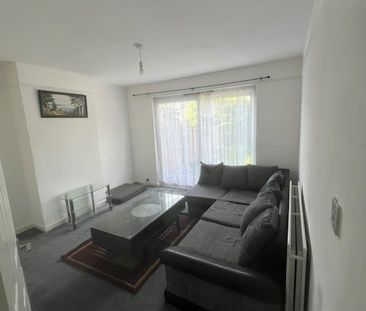 4 Bed Semi-Detached House, Granville Avenue, TW3 - Photo 3