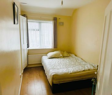 Room in a Shared House, Downham Way, BR1 - Photo 5