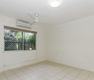 Charming &amp; Convenient Townhouse in West End - 2/13 North Street - Photo 6