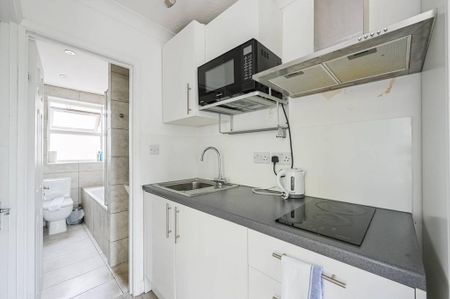 Studio to rent - Photo 4