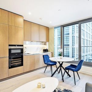 1 Bed Apartment | £925 pw - Photo 2