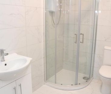 Flat 2 8, Kinnegar Drive, Holywood, BT18 9JQ - Photo 2