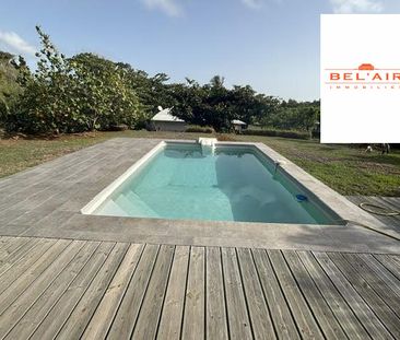 Location Maison 5 pièces 124m² LE FRANCOIS 97240 - Photo 2