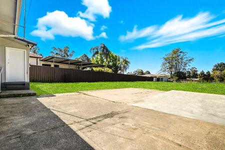 Freshly Renovated Home with Modern Style - Photo 5