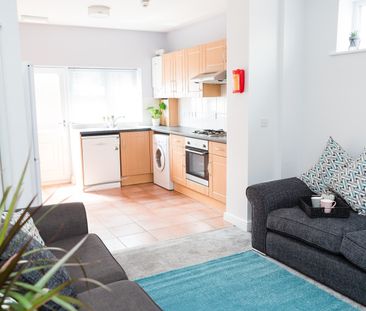 6 Bed End Terrace, Rosedale Road, S11 - Photo 3