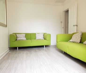 4 bedroom terraced house to rent - Photo 1