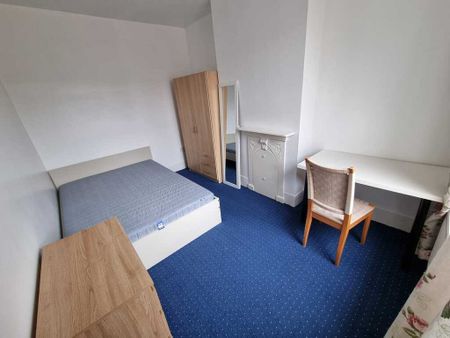 2 Bed Student Accommodation - Photo 4