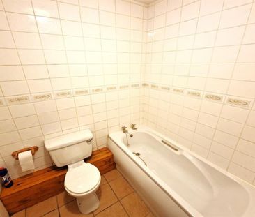 1 Bedroom Apartment To Let - Photo 5