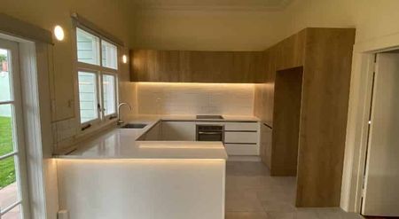 Beautiful Remuera Family Home with Pool - Photo 2