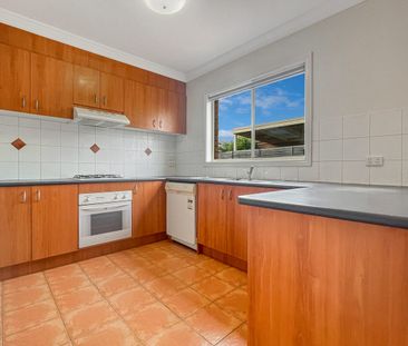 Comfortable Three-Bedroom Home Close to Pacific Werribee - Photo 5