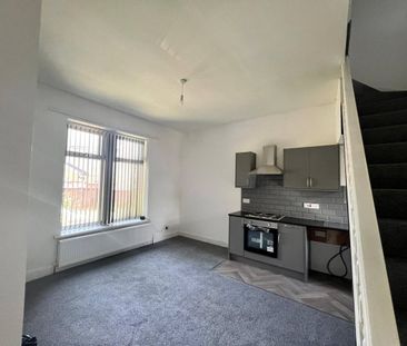 Surrey Street, Batley, West Yorkshire, WF17 - Photo 5