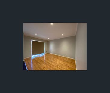 Townhouse With Freeway Access! - Photo 4