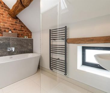 3 bedroom barn conversion to rent - Photo 3